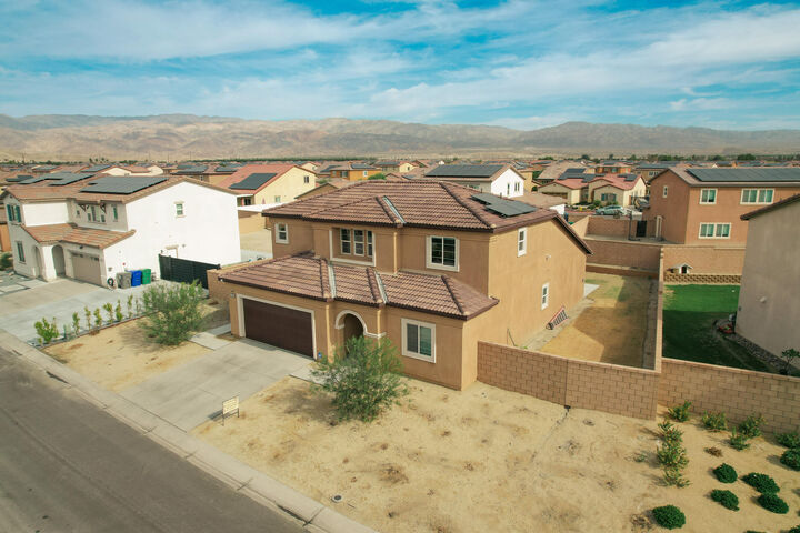 Property Photo:  44760 San Chapelle Ct Court  CA 92203 