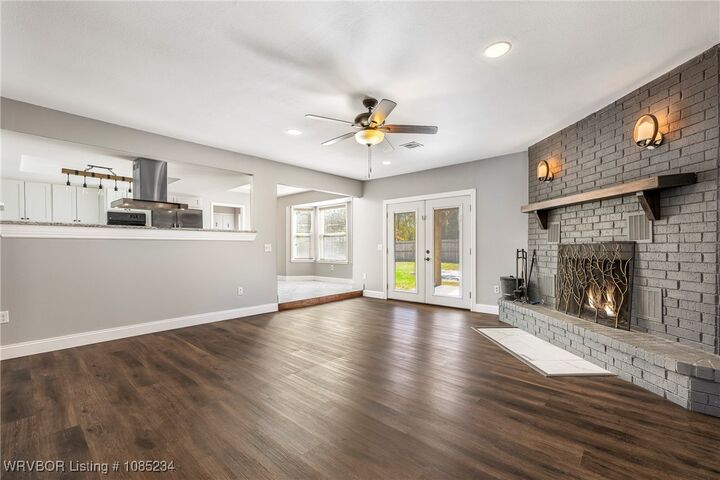 Property Photo:  1408 W Callahan Drive  AR 72758 