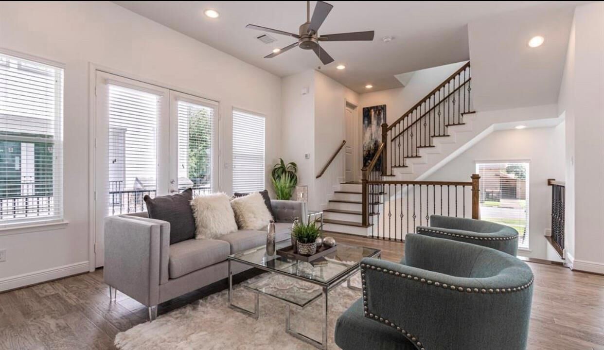 Property Photo: 2718 McGowen Street TX 77004