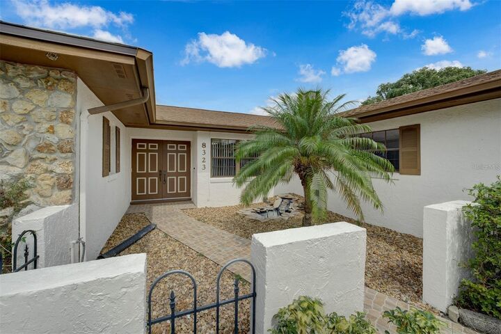 Property Photo: 8323 Banyan Boulevard FL 32819