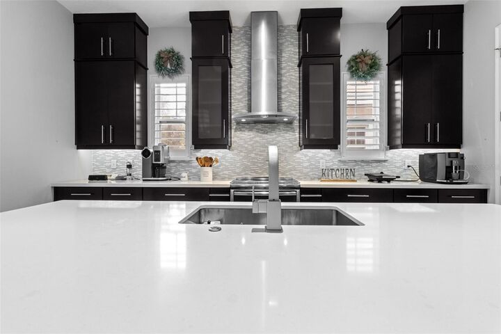 Property Photo: 13612 Lessing Avenue FL 32827