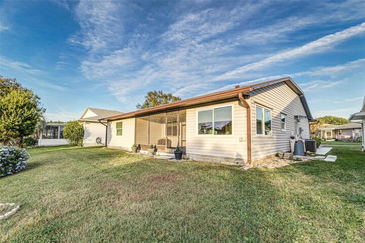 Property Photo: 1635 Colonnades Circle N FL 33811