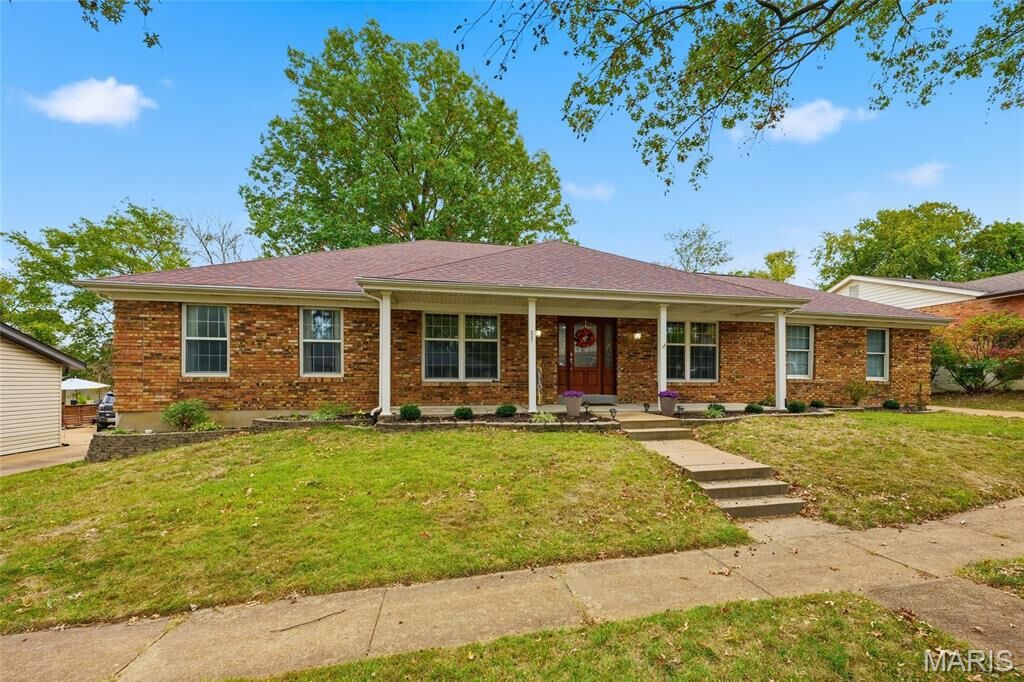 Property Photo:  5462 Chatfield Drive  MO 63129 