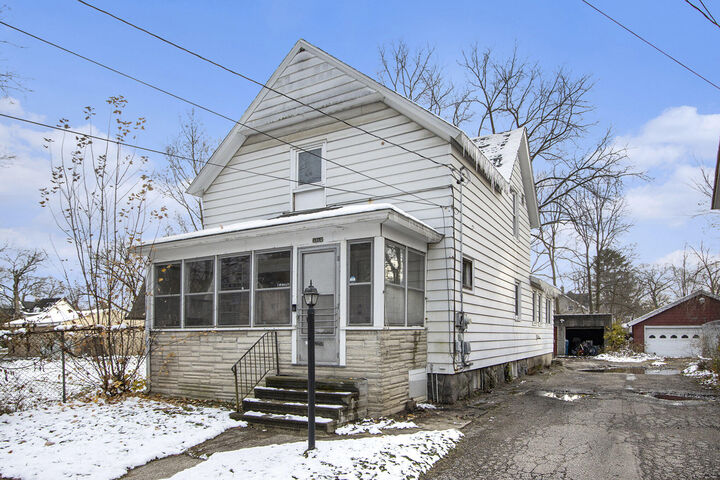 Property Photo:  1312 Wells Place  MI 49001 