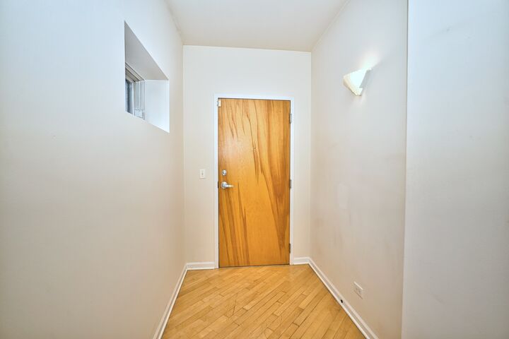 Property Photo:  2317 W Wolfram Street 515  IL 60618 