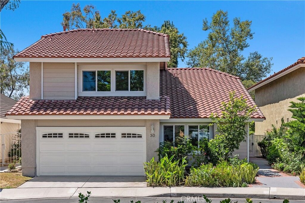 Property Photo:  30 Entrada W  CA 92620 