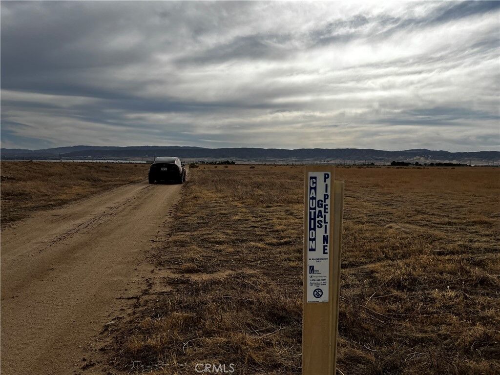 Property Photo:  90 W Avenue G2  CA 93536 