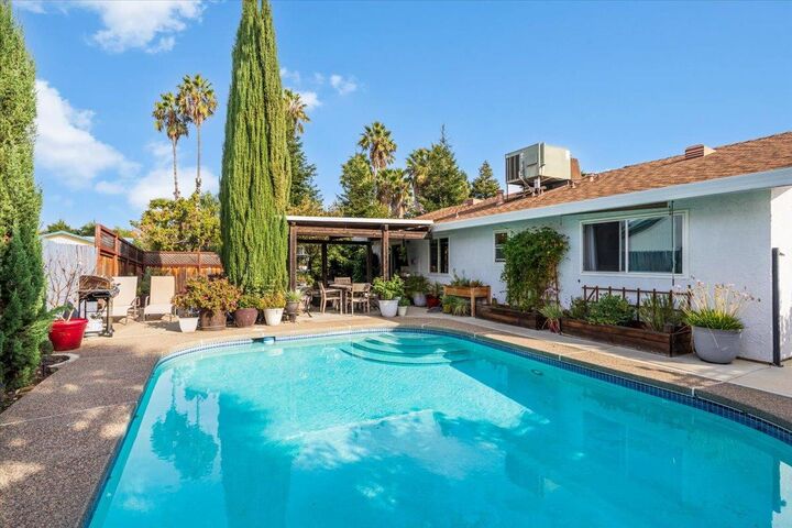 Property Photo:  2660 Summerfield Drive  CA 95691 