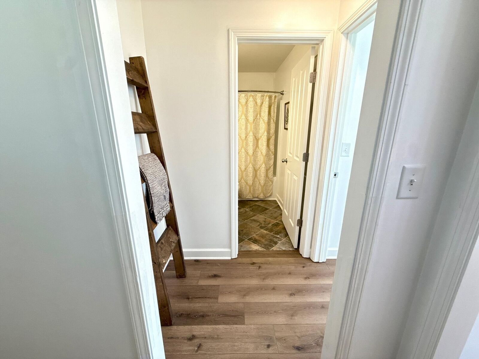 Property Photo: 2422 Duxbury Dr TN 38401