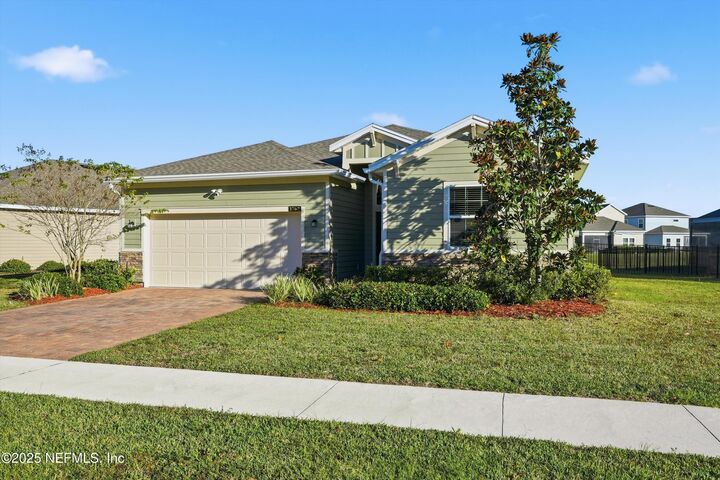 Property Photo: 1762 Amberly Drive FL 32068