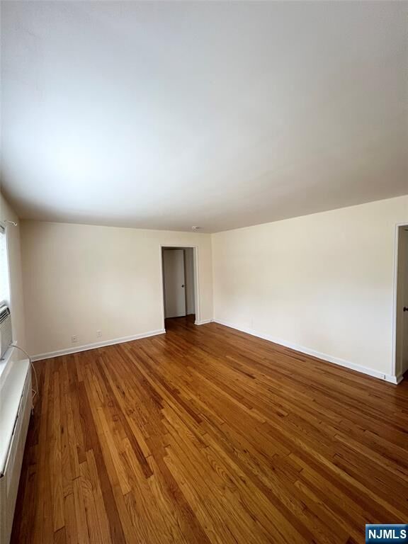 Property Photo:  51 W Hudson Avenue 1  NJ 07631 