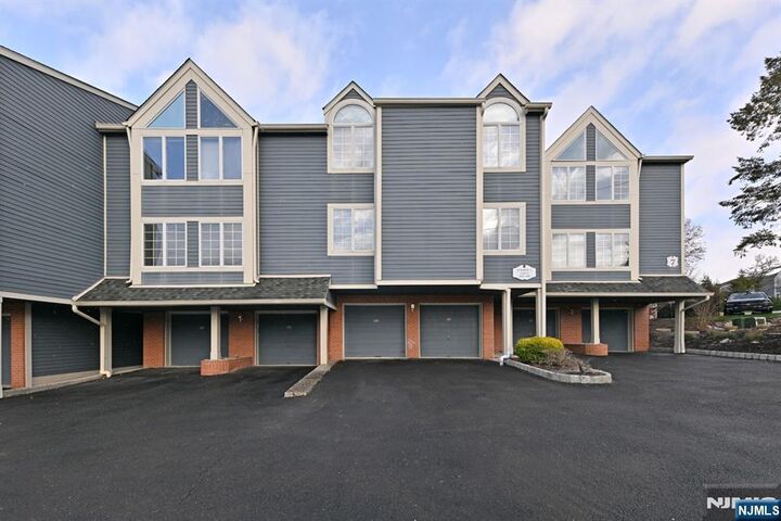 190 Surrey Court  Ramsey NJ 07446 photo