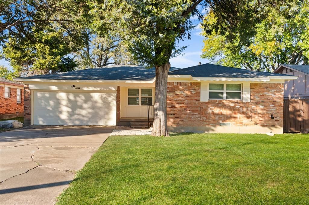 Property Photo: 8155 Shafter Drive TX 75227