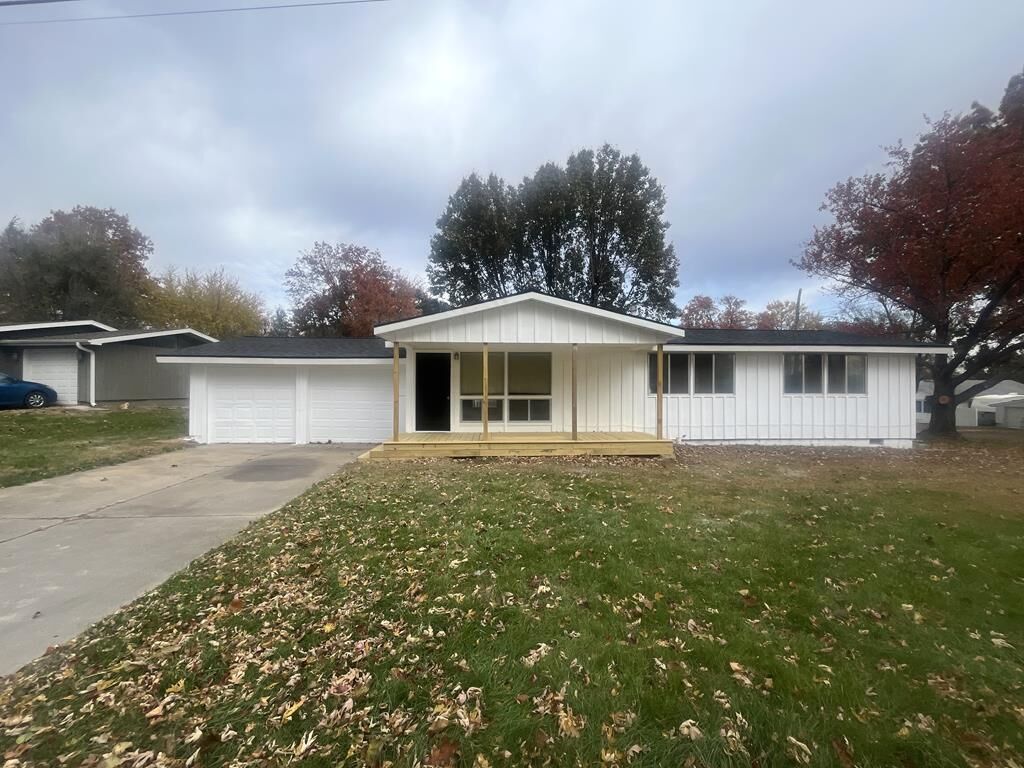 Property Photo: 93 11th Street MO 64601