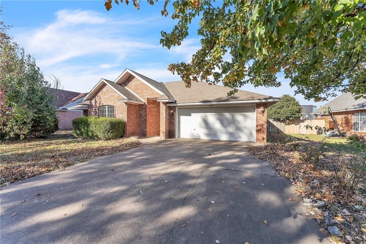 Property Photo: 3407 W Mockingbird Lane AR 72756