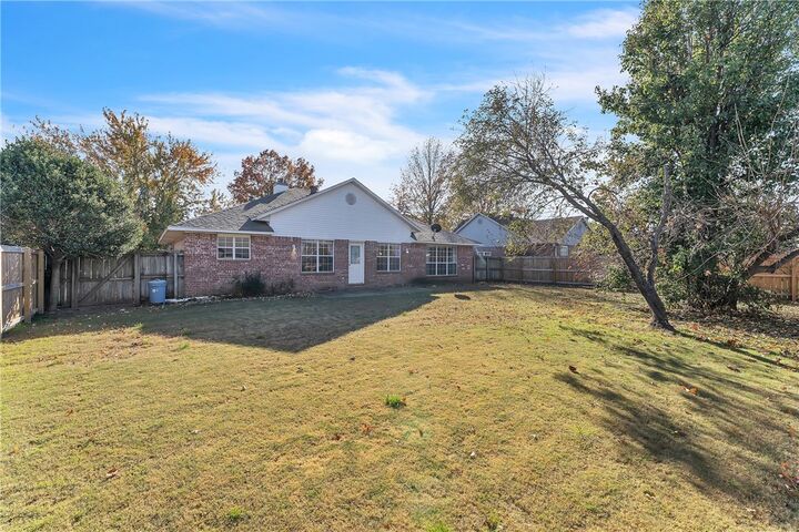 Property Photo: 3407 W Mockingbird Lane AR 72756