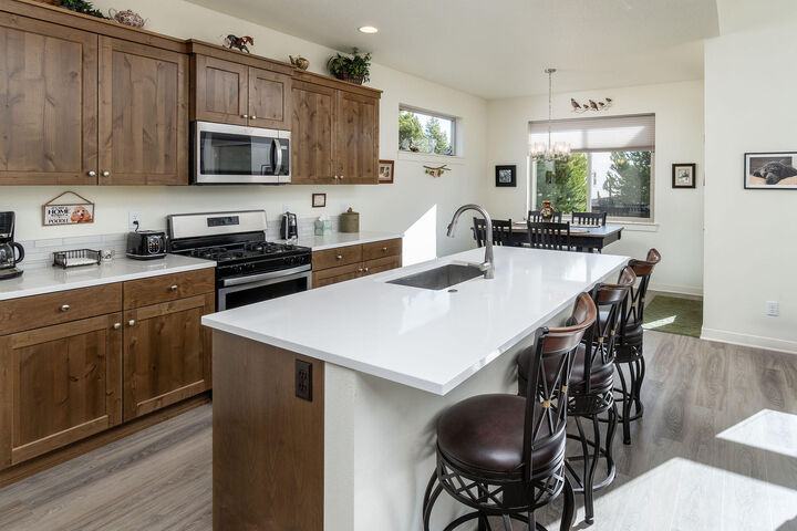 Property Photo: 51952 Settler Drive OR 97739