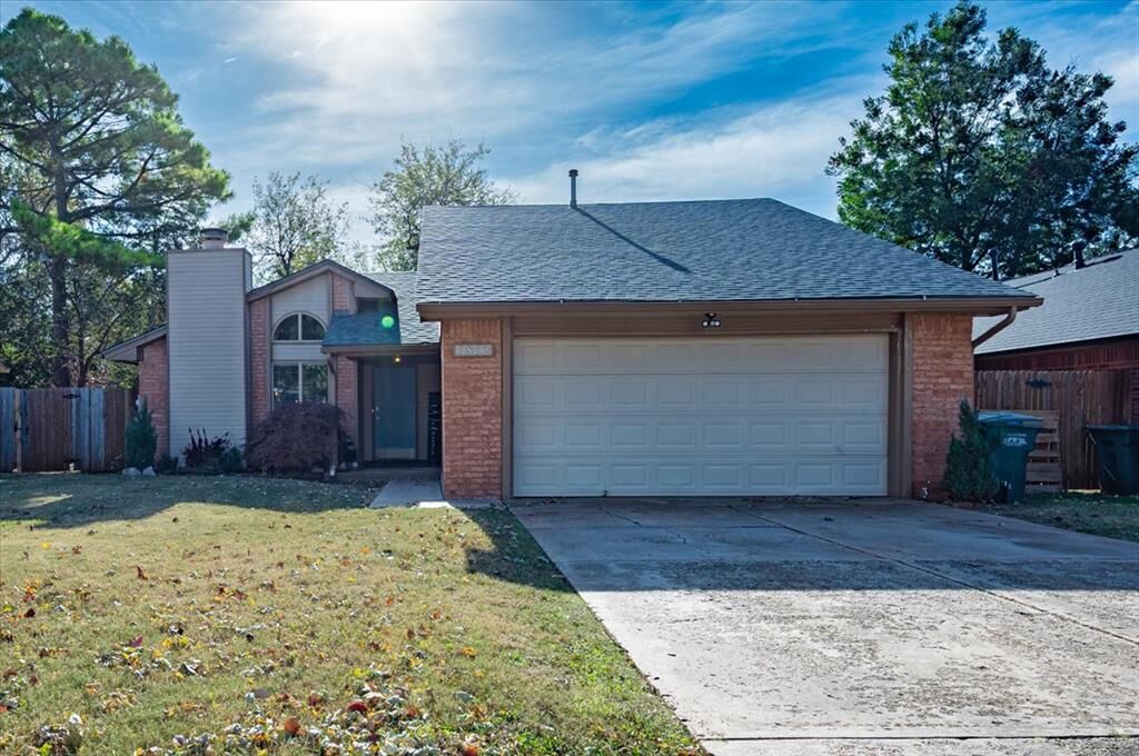 Property Photo:  1812 Gray Fox Drive  OK 73003 