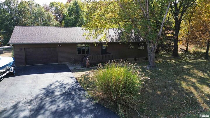 Property Photo: 326 Charter Oak Place IL 61428