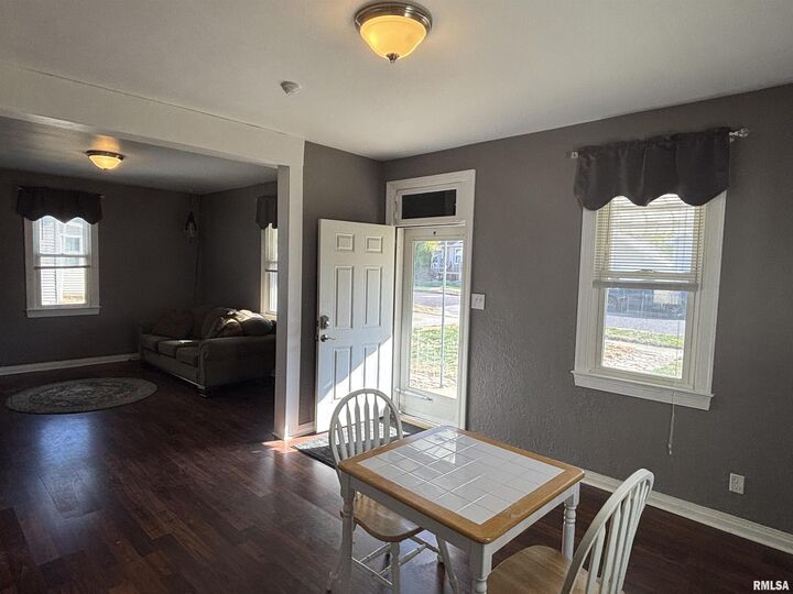 Property Photo:  1205 Henrietta Street  IL 61554 