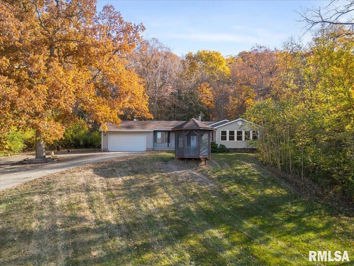 Property Photo:  678 Banta Road  IL 61545 