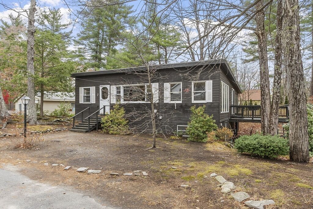 Property Photo: 7 Hickory Ln MA 01462