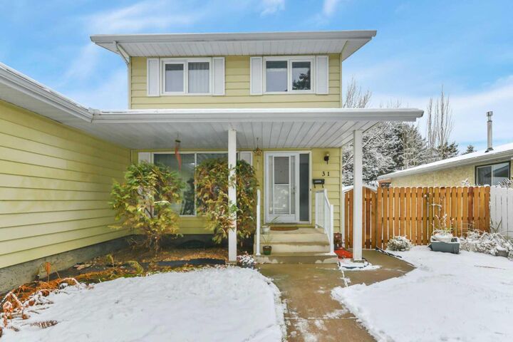 31 Baird Street  Red Deer AB T4R 1K5 photo