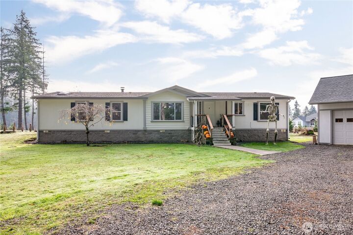 Property Photo:  200  Studebaker Spur 3  WA 98611 