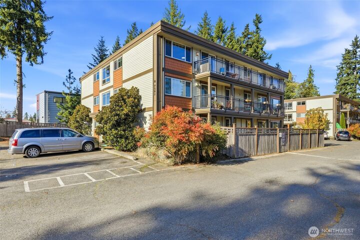 Property Photo:  7503  212th Street SW #B302  WA 98026 