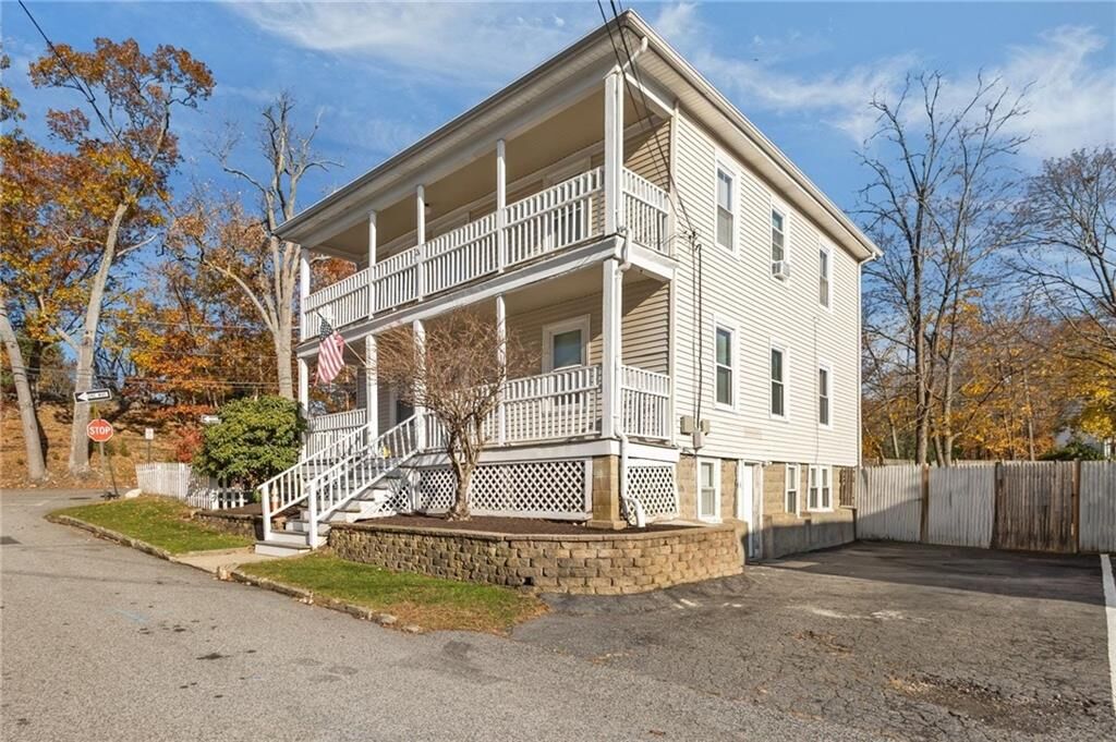 Property Photo:  27 Ferncliff Avenue  RI 02911 