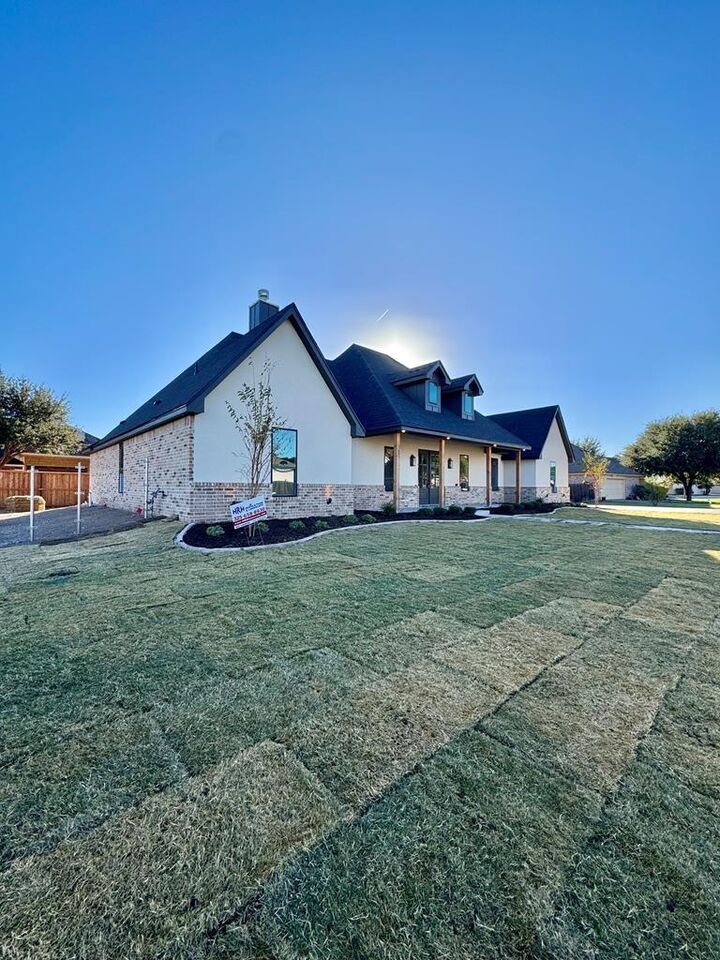 Property Photo: 5104 Westway Dr TX 76904