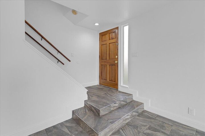 Property Photo:  914 Acosta Plaza 32  CA 93905 