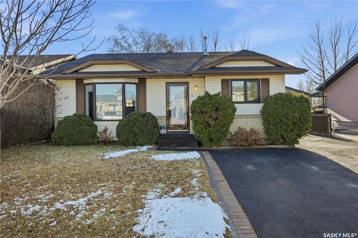 Photo de la propriété:  235 Sherry Crescent  SK S7M 5R6 