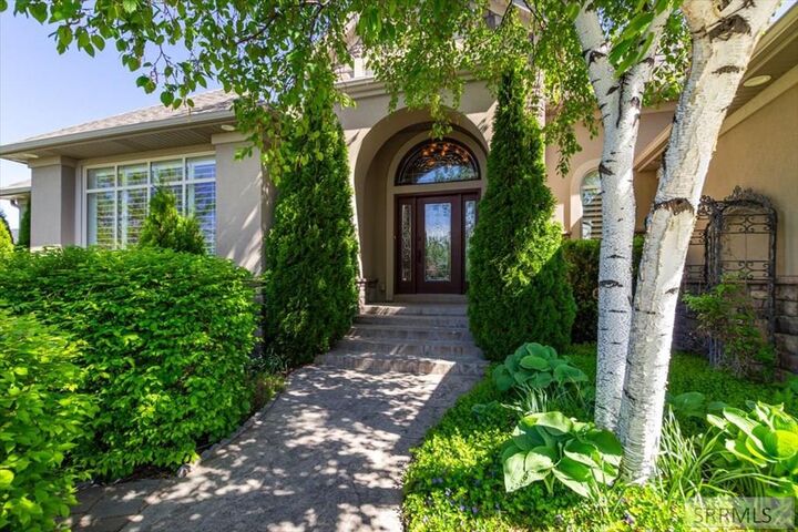 Property Photo:  383 Eagle Court  ID 83440 