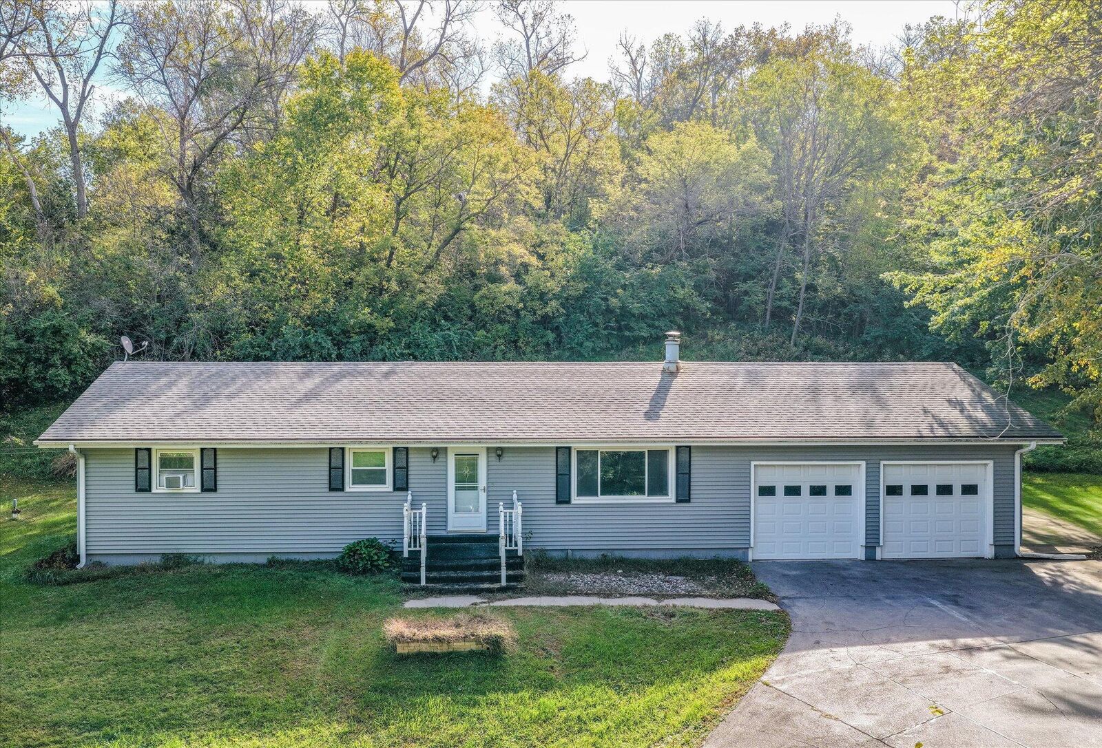 Property Photo: 33136 170th Street IA 68073