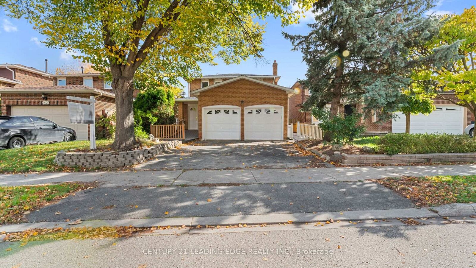 Property Photo:  42 Tanager Square  ON L6Z 1X2 