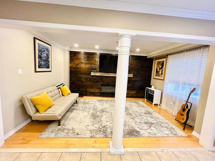 Property Photo:  19 Bird Street  ON L4N 0X4 