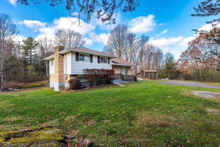 Property Photo: 638 Thousand Islands Pky Parkway ON K0E 1L0