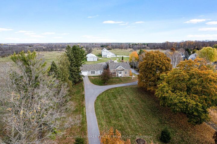 Property Photo: 2638 Rideau Ferry Road ON K7H 0G5