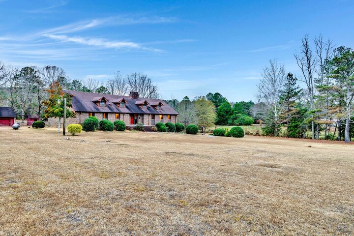 Property Photo: 7511 Dogtown Rd AL 35578