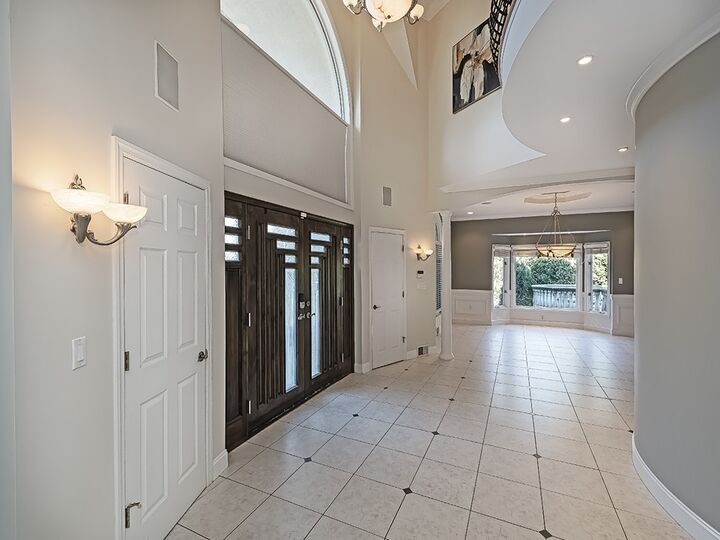 Property Photo: 1512 Fox Chase Ln PA 15241