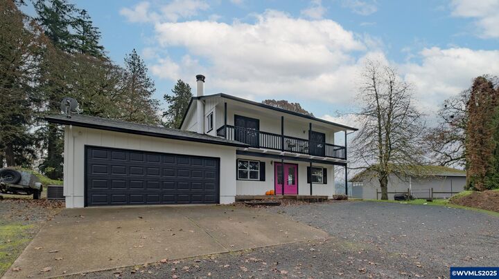 Property Photo: 31095 S 5th St OR 97355