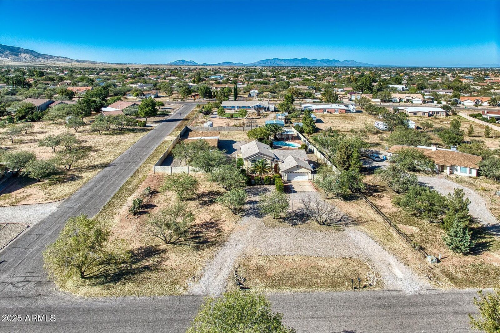 Property Photo:  3623 E Navaho Street  AZ 85650 