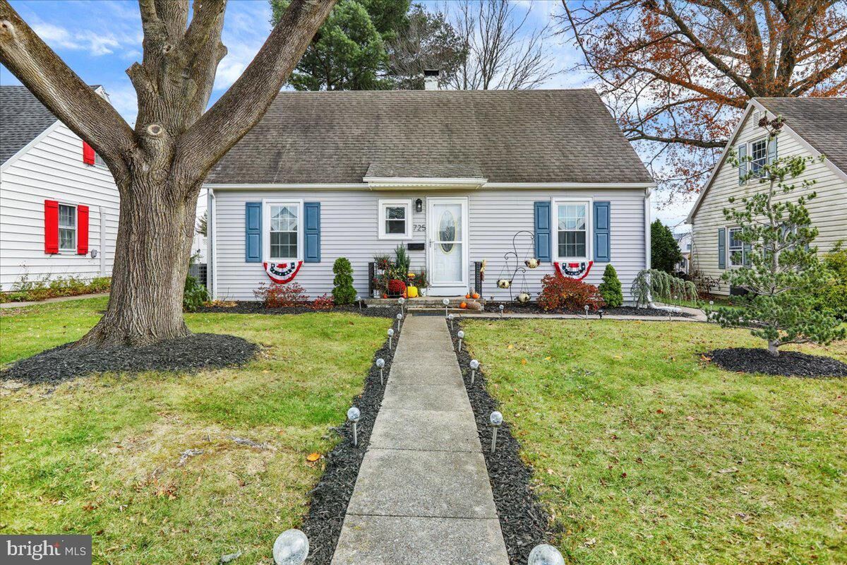 Property Photo:  725 Franklin Street  PA 19555 