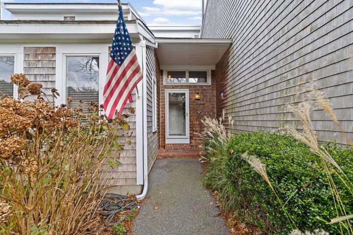 Property Photo:  15 Riverview Ave 15E  MA 02649 