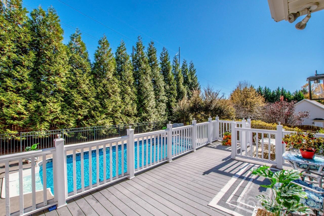 Property Photo:  2344 Smith Cove Road  NC 28037 