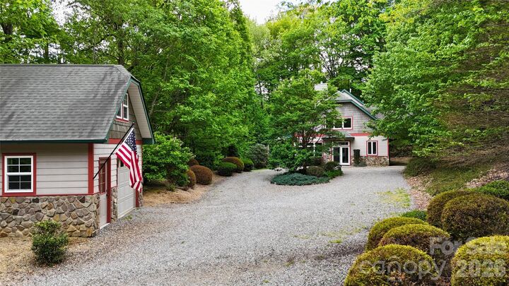 Property Photo:  905 Old Fiddle Road  NC 28786 