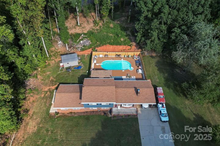 304 Parlier Avenue NE  Conover NC 28613 photo
