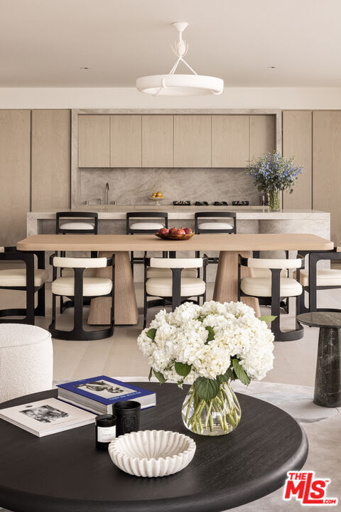 Property Photo:  9200 Wilshire Blvd  CA 90212 