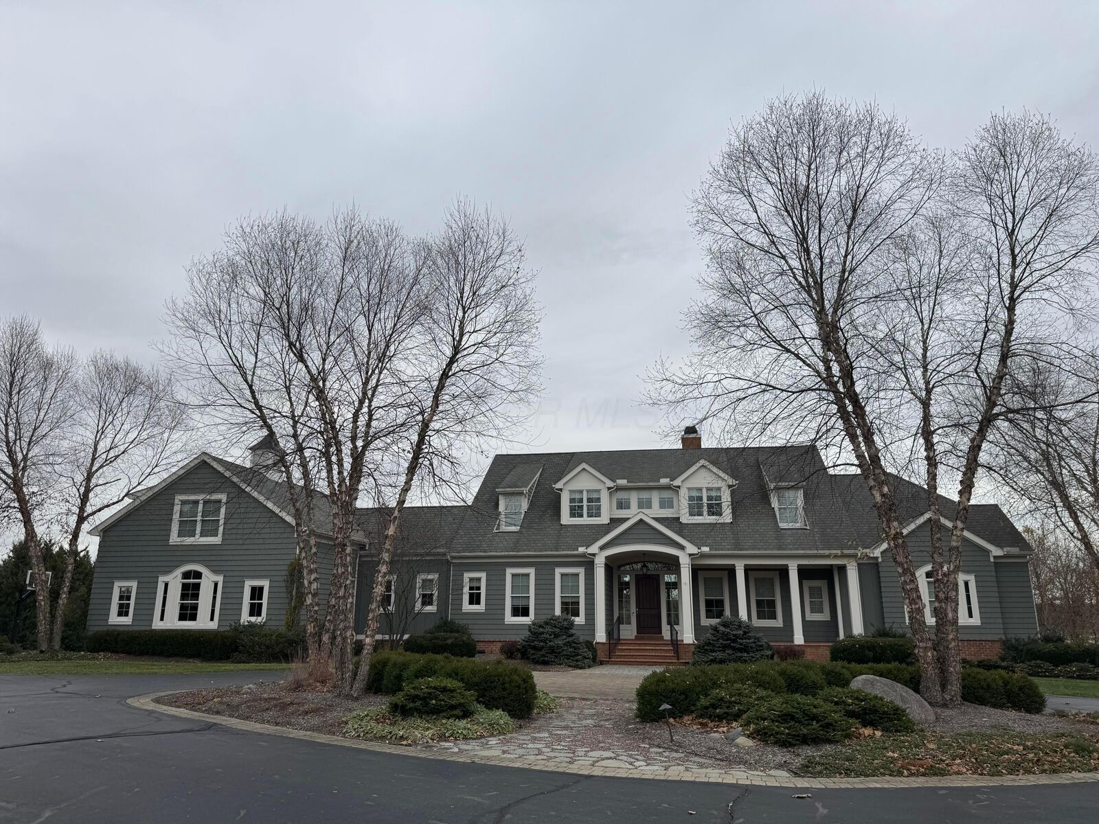 Property Photo: 5235 Hoovergate Lane OH 43082